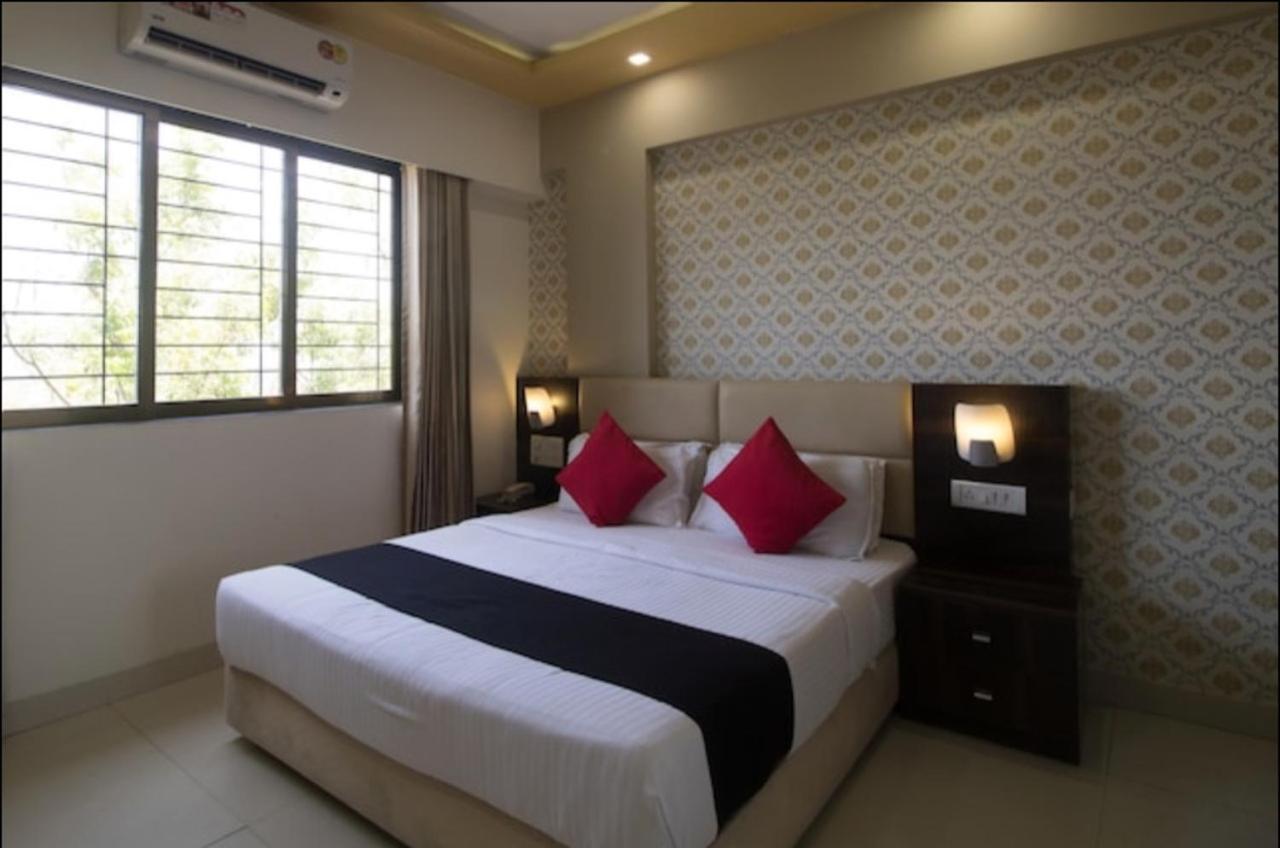 Hotel Galaxy Comforts Bombay Exterior foto