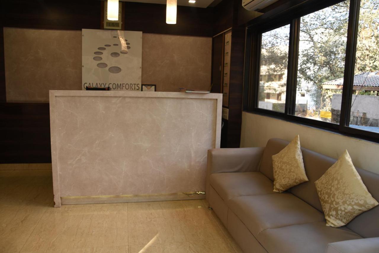 Hotel Galaxy Comforts Bombay Exterior foto