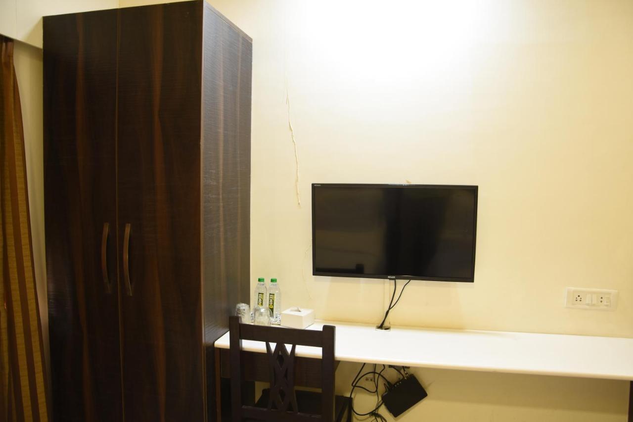 Hotel Galaxy Comforts Bombay Exterior foto
